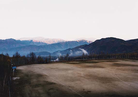 Thomas Struth - Sonnenaufgang in den Bergen bei Kiso-Fukushima. Japan. 1987