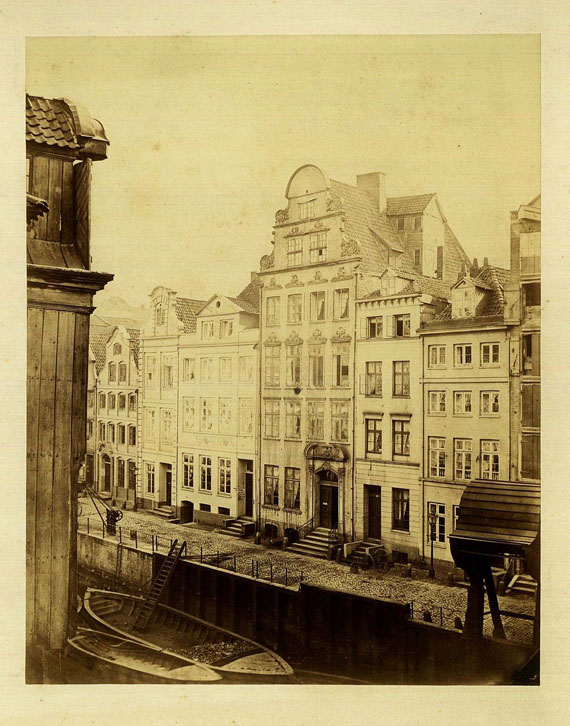   - 1 Foto, Ch. Fuchs, Blick auf die Häuser Holl. Brook 12-17. Um 1860