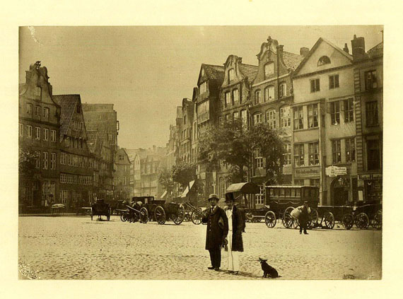 Pferdemarkt - 2 Fotos, Pferdemarkt / Kattrepel von Meyns, Koppmann. 1860-1907