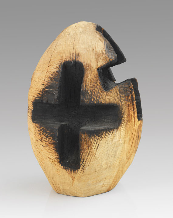 David Nash - Cross Egg - Autre image