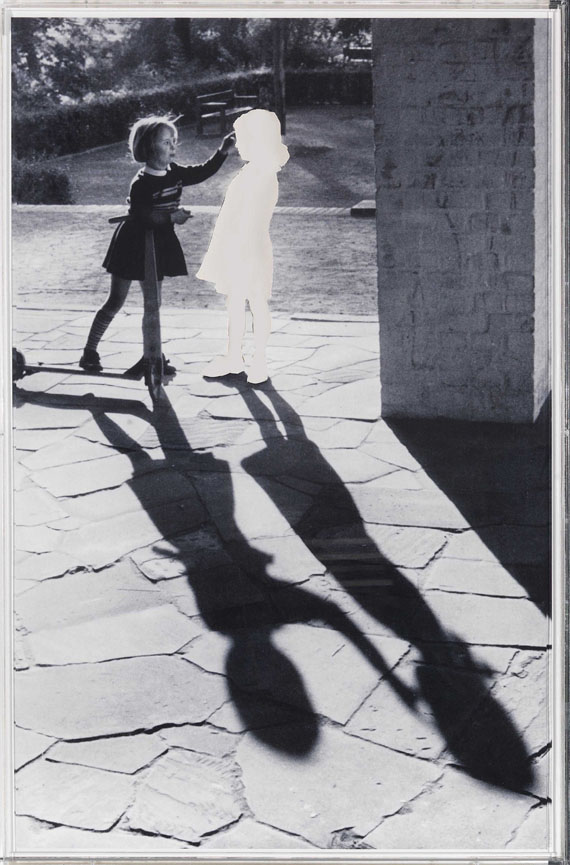 Hans-Peter Feldmann - Zwei Mädchen mit Schatten - Image du cadre