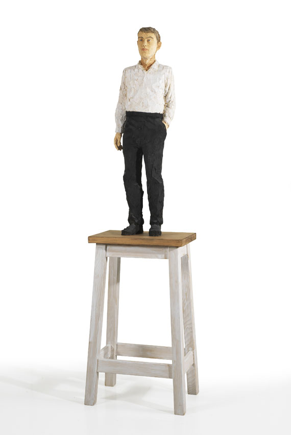 Stephan Balkenhol - Mann mit weißem Hemd und schwarzer Hose - Autre image