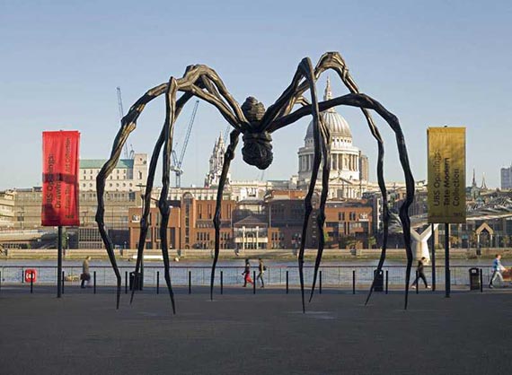 Illustration for: Louise Bourgeois, Maman, 1999, steel and marble, Tate, Modern, London, photo: Marcus Leith and Andrew Dunkley, Tate Photography. © The Easton Foundation / VG Bild-Kunst, Bonn 2025