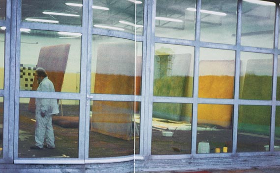 Illustration  for: Gotthard Graubner in his studio, photo: Georg Schmidt. © VG Bild-Kunst, Bonn 2025