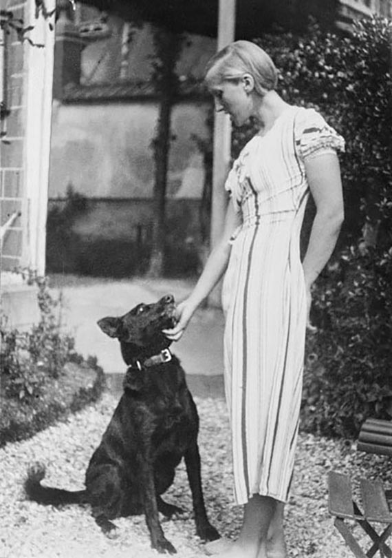 Illustration for: Marie-Thérèse Walter, around 1933.