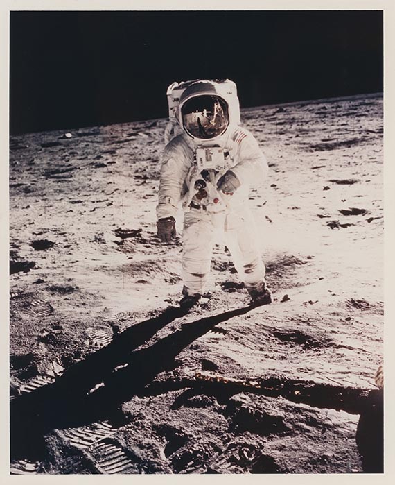 Neil Armstrong (Apollo 11) - 141: Cover of LIFE and NATIONAL GEOGRAPHIC: Buzz Aldrin’s gold-plated visor reflects the photographer and the LM Eagle